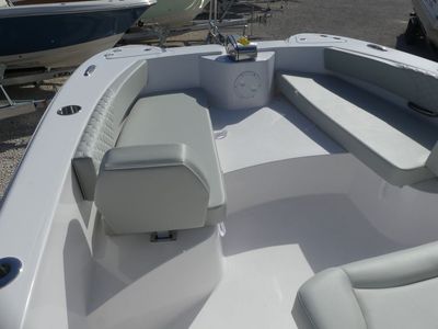2026 TWIN VEE 240 STX - Photo 10