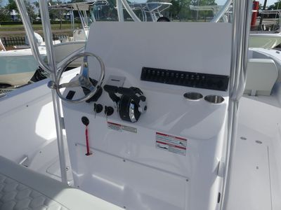 2026 TWIN VEE 240 STX - Photo 7