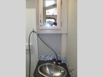 2019 Winnebago Industries Towables Micro Minnie - Photo 23