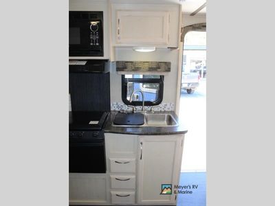 2019 Winnebago Industries Towables Micro Minnie - Photo 8