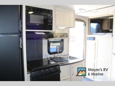 2019 Winnebago Industries Towables Micro Minnie - Photo 6