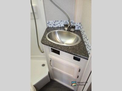 2019 Winnebago Industries Towables Micro Minnie - Photo 22