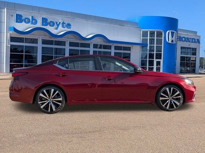2019 Nissan Altima - Photo 2
