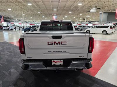 2022 GMC Sierra 1500 — interior view