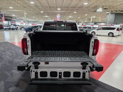 2022 GMC Sierra 1500 — detail view