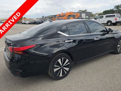 2021 Nissan Altima - Photo 3