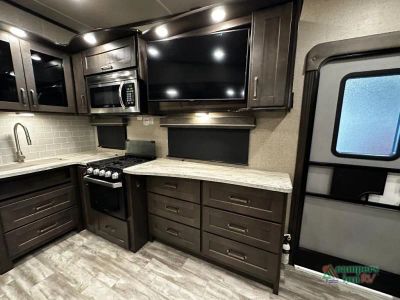 2025 Cherokee Cherokee Grey Wolf — photo 22 view