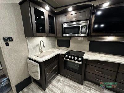 2025 Cherokee Cherokee Grey Wolf — photo 8 view