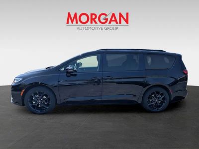 2026 Chrysler Pacifica — photo 7 view