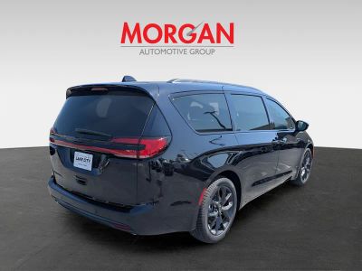 2026 Chrysler Pacifica — interior view