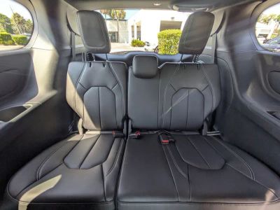 2026 Chrysler Pacifica — photo 16 view