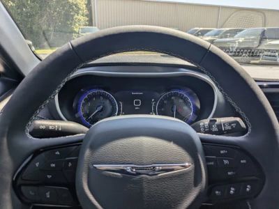2026 Chrysler Pacifica — photo 30 view
