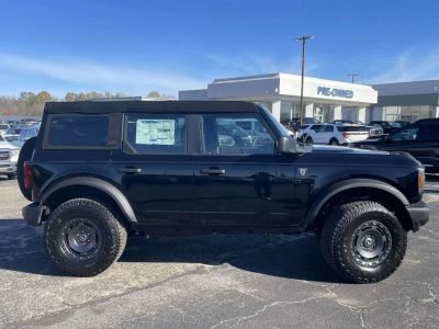 2025 Ford Bronco - Photo 2