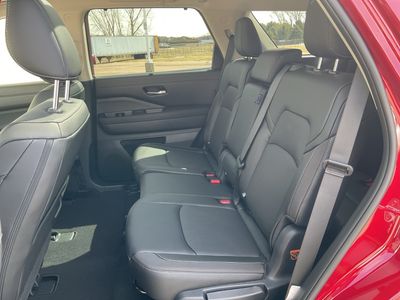 2026 Nissan Pathfinder - Photo 14