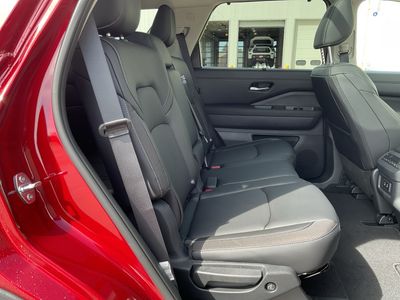 2026 Nissan Pathfinder - Photo 18