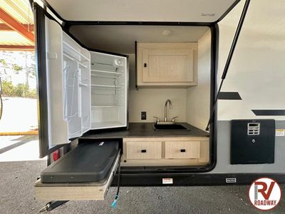 2023 Apex Ultra-Lite 300BHS — photo 10 view