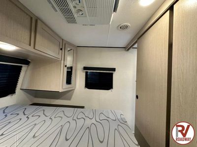 2023 Apex Ultra-Lite 300BHS — photo 34 view