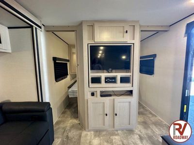 2023 Apex Ultra-Lite 300BHS — photo 32 view