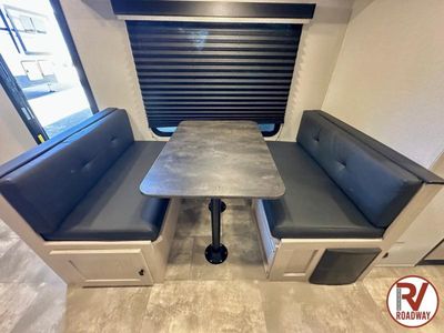 2023 Apex Ultra-Lite 300BHS — photo 17 view