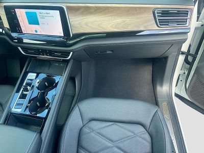 2026 Volkswagen Atlas — photo 17 view