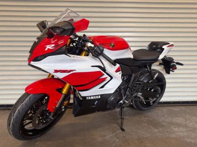 2026 Yamaha YZF-R7 70th Anniversary Edition — front three-quarter view