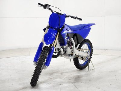 2026 Yamaha YZ125 Team Yamaha Blue — side profile view