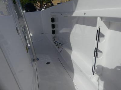 2026 Twin Vee 240 STX - Photo 12
