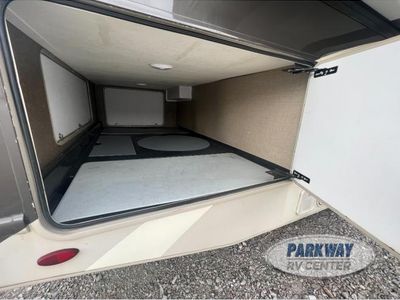 2019 Thor Motor Coach Quantum - Photo 19