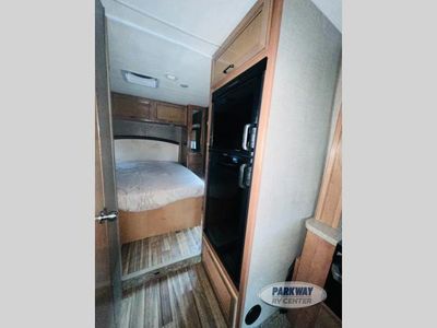 2019 Thor Motor Coach Quantum - Photo 12