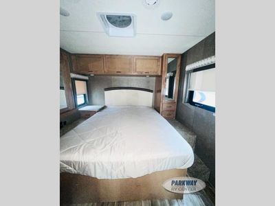2019 Thor Motor Coach Quantum - Photo 15