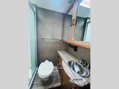 2019 Thor Motor Coach Quantum - Photo 13
