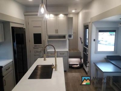 2025 Brinkley Model Z - Photo 15