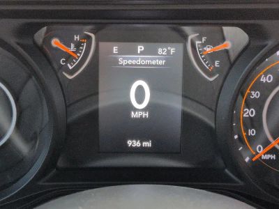 2025 Jeep Wrangler — photo 24 view