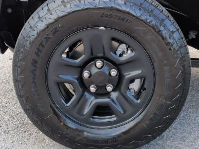 2025 Jeep Wrangler — photo 11 view