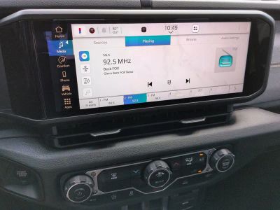 2025 Jeep Wrangler — photo 16 view