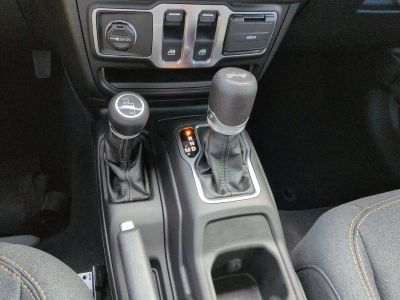2025 Jeep Wrangler — photo 17 view
