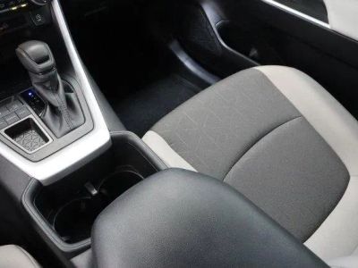 2025 Toyota RAV4 FWD - Photo 17
