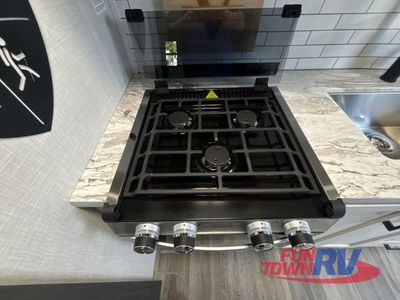 2025 Venture RV Stratus - Photo 22