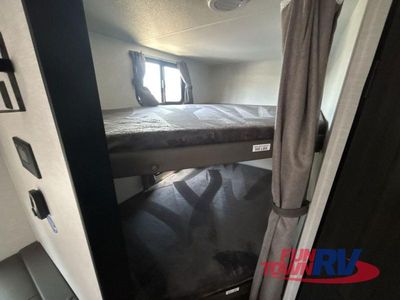 2025 Venture RV Stratus - Photo 38