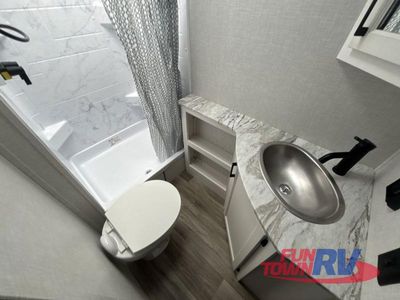 2025 Venture RV Stratus - Photo 31