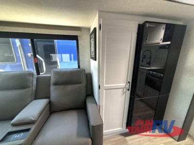 2025 Venture RV Stratus - Photo 8