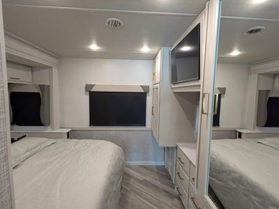 2026 Fleetwood Bounder - Photo 25