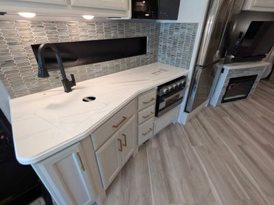 2026 Fleetwood Bounder - Photo 16