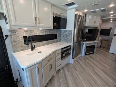 2026 Fleetwood Bounder - Photo 7