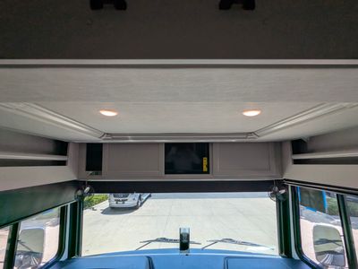 2026 Fleetwood Bounder - Photo 15