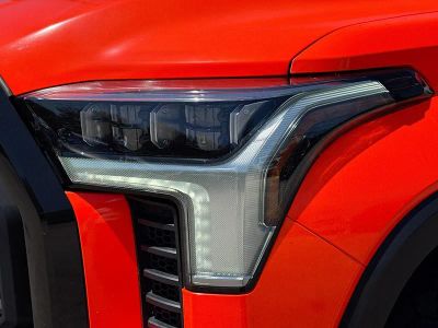 2022 Toyota Tundra — photo 9 view
