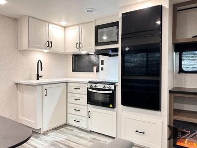 2025 Jayco Jay Flight SLX — photo 27 view