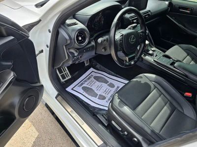 2023 Lexus IS — photo 16 view