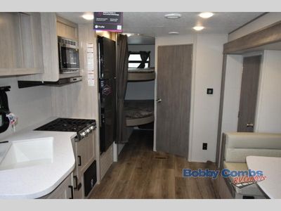 2026 Coachmen RV Catalina Summit Series 8 - Photo 11