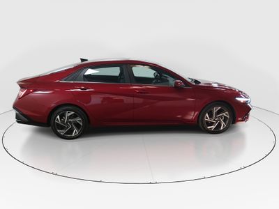 2025 Hyundai Elantra — photo 8 view